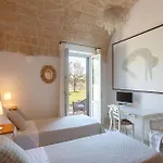 Masseria Cisterna Rossa *