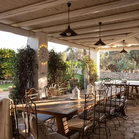 Masseria Cisterna Rossa *